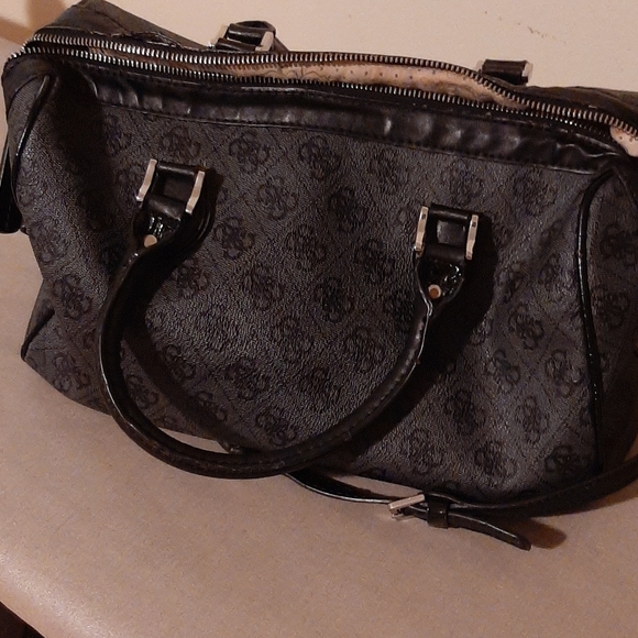 Guess bag - Picture 2 of 4